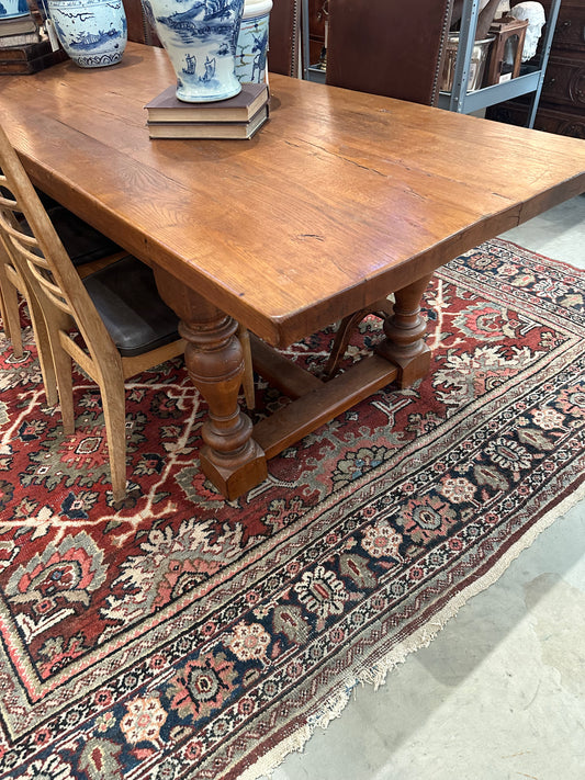 Turned Leg Dining Table with Stretcher