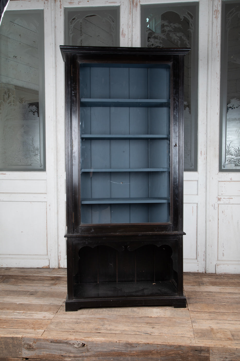 Ebonised Shop Display Fitting Cabinet