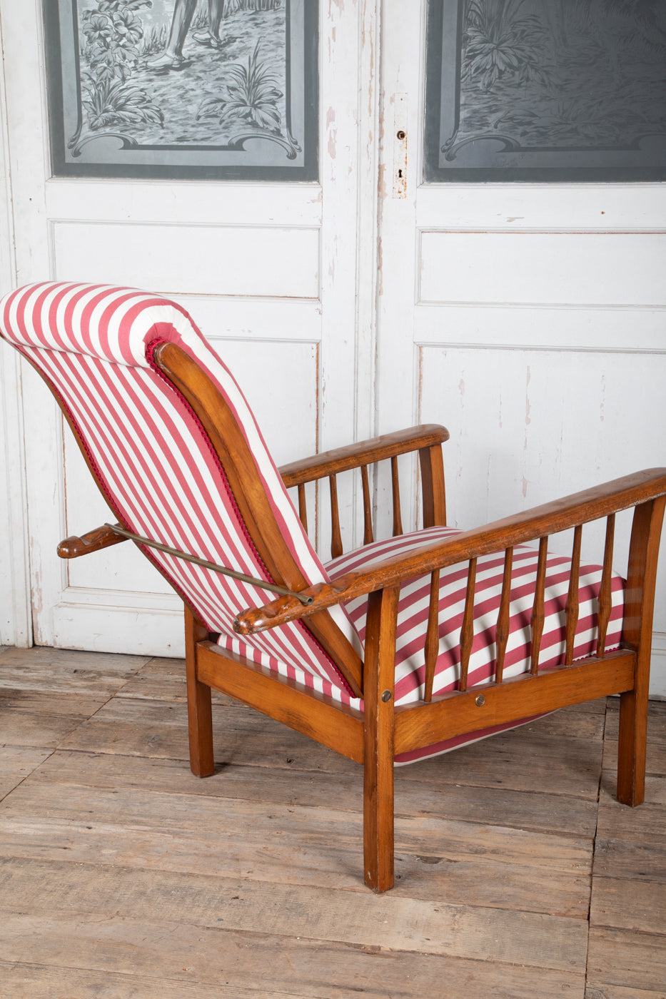 French Morris Reclining Chair with Cushions